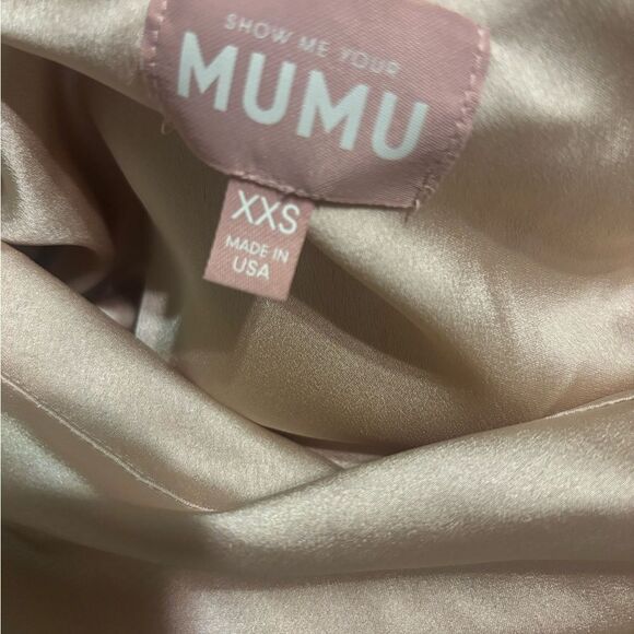 Elegant Cream Off-Shoulder Dress - Picture 4 of 4